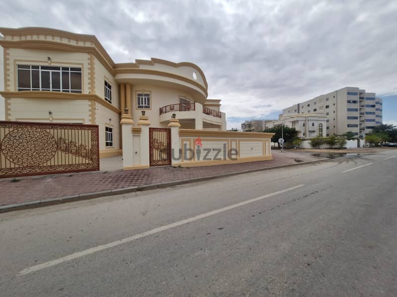 6 + 1 BR Spacious Villa in Azaiba for Sale 1