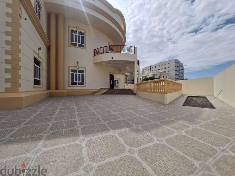 6 + 1 BR Spacious Villa in Azaiba for Sale 2