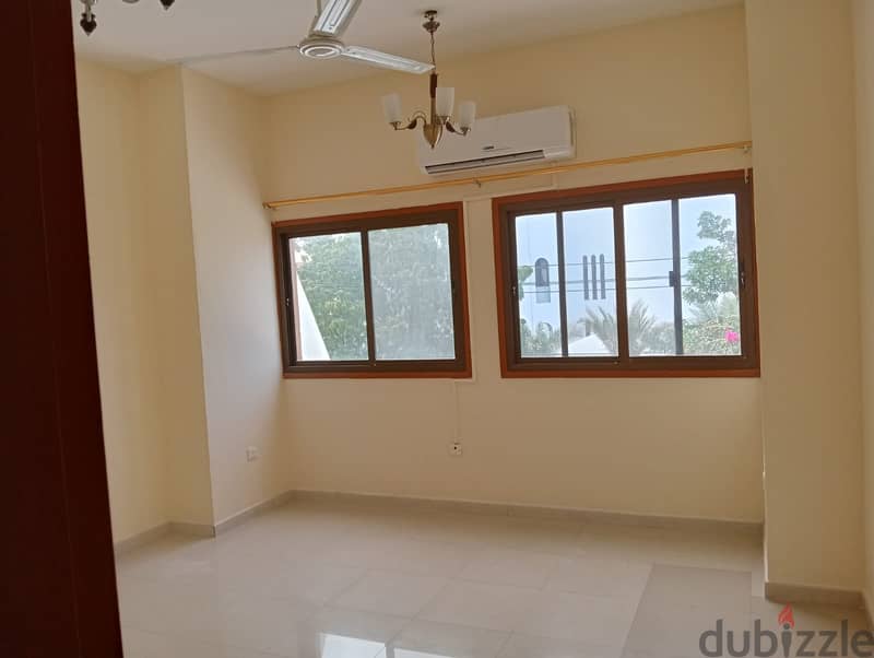 4BHK villa with huge lawn, in peace and quiet location - Madinat Ellam 5