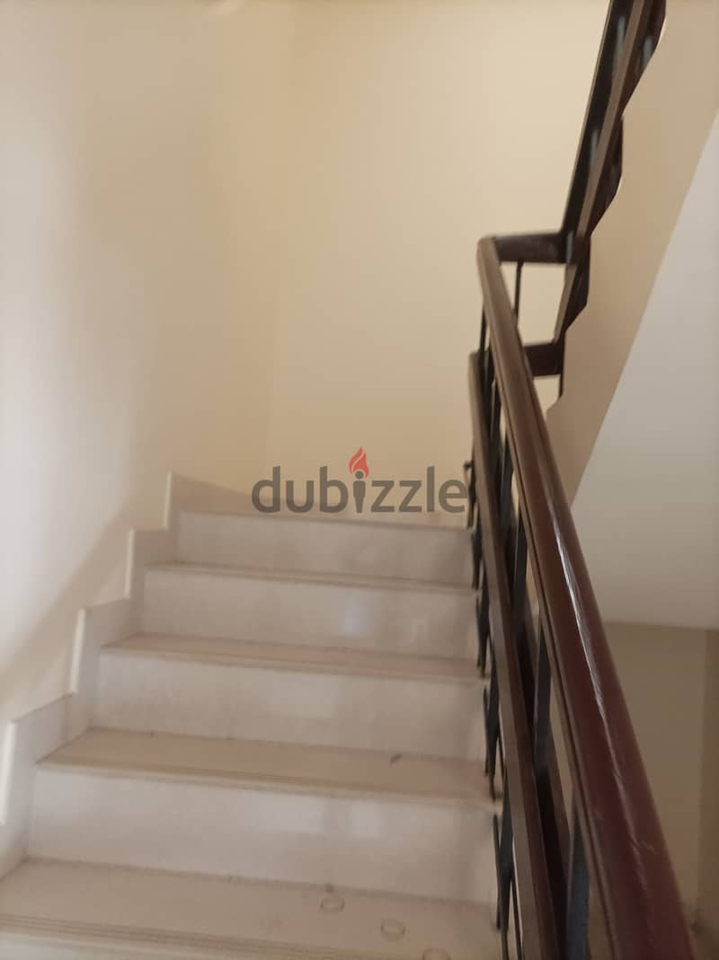 4BHK villa with huge lawn, in peace and quiet location - Madinat Ellam 4