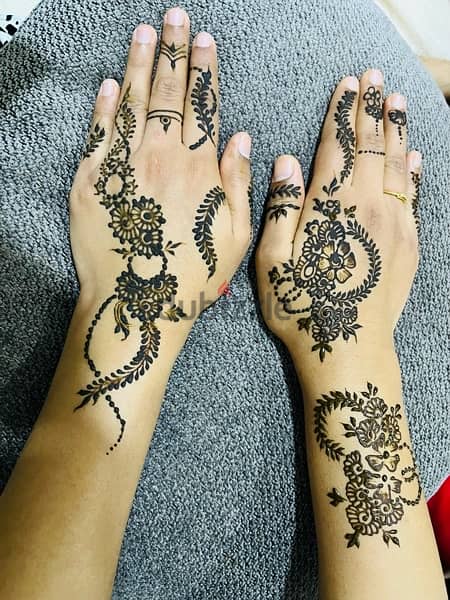 henna artist 3