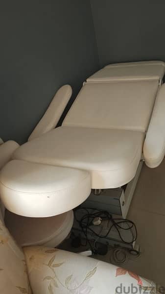 Elecrtic Saloon adjustable facial chair / كرسي فيشل كهربائي مطور 0