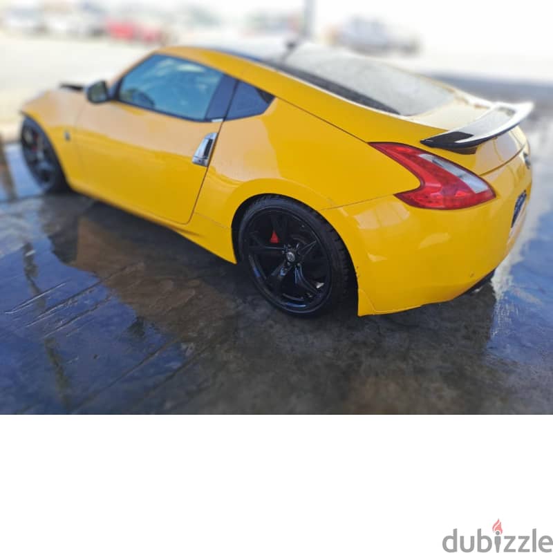 NISSAN 370Z  FOR SALE WITH FRONT ACCIDENT. CONTACT 99194002 2