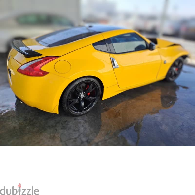 NISSAN 370Z  FOR SALE WITH FRONT ACCIDENT. CONTACT 99194002 3