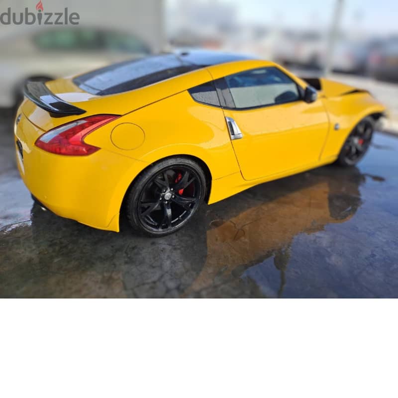 NISSAN 370Z  FOR SALE WITH FRONT ACCIDENT. CONTACT 99194002 4