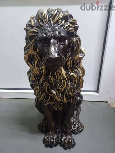 lion statue