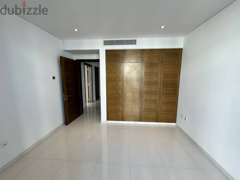 2 Bedroom apartment for rent in Al Mouj area 6