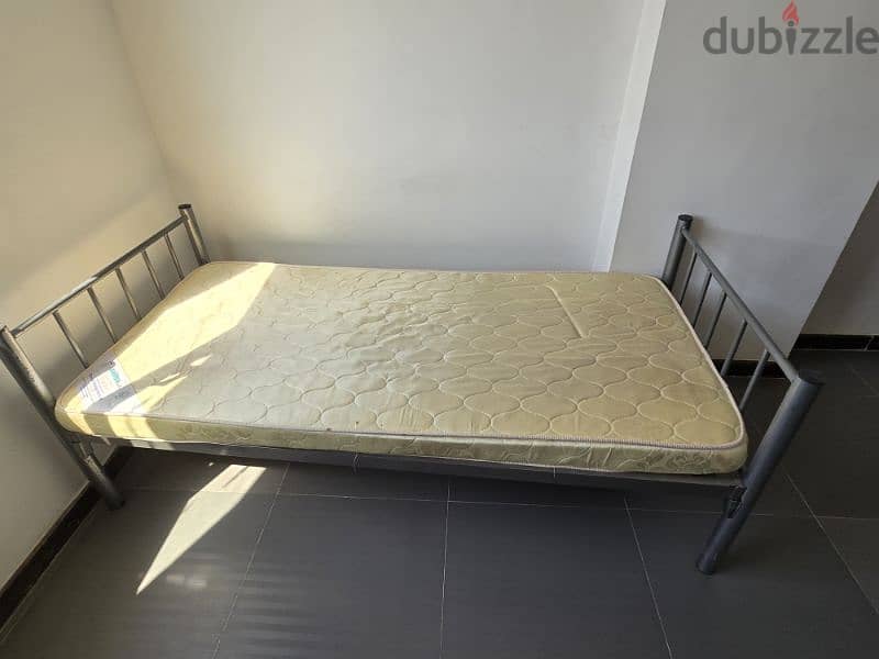 Fully Furnished Apartment with bed space Avilable excutive Bachelors. 8