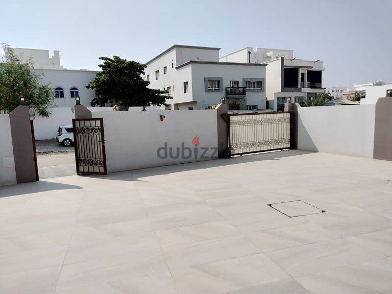 **House for sale in mawaleh behind city centre** 8