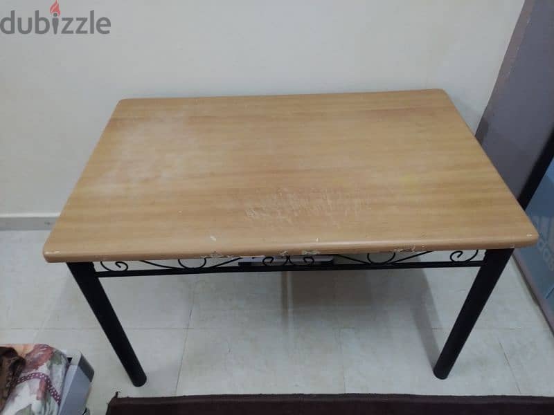 dining table with out chairs in good condition 2