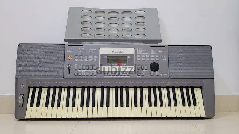 Electric keyboard including stand 0