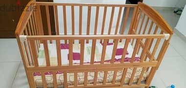 baby bedset with wheels with good condition