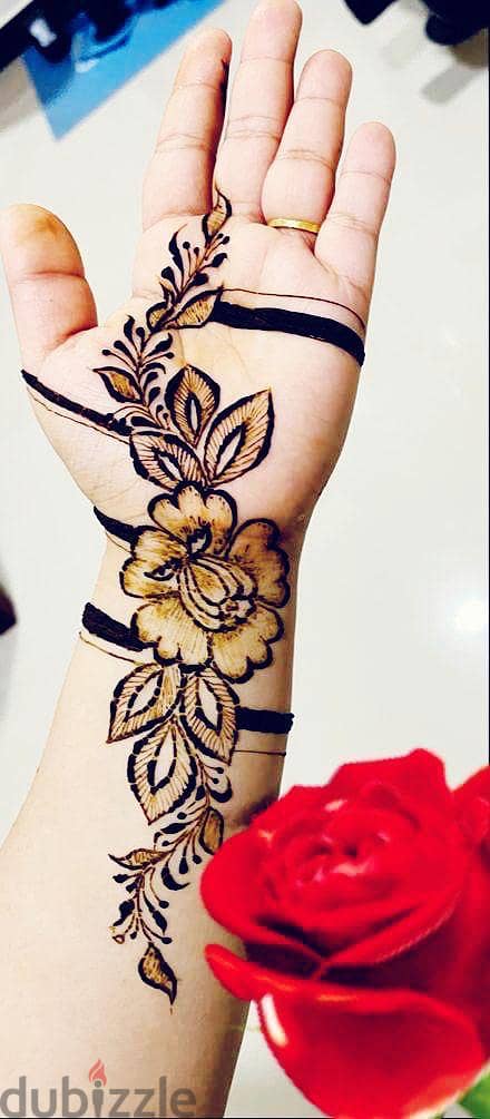 Henna applying 5