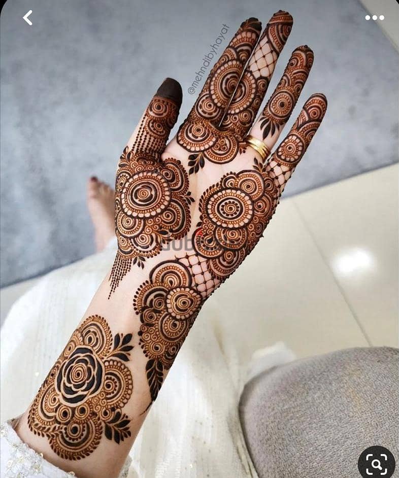 Henna applying 11