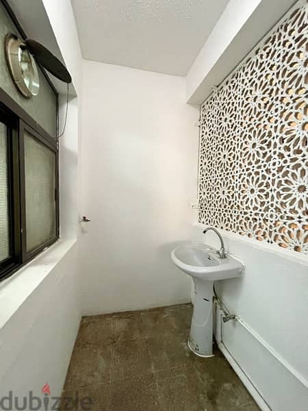 2BHK Flat near Radisson Blu Hotel Al khuwair in Best price !! 3