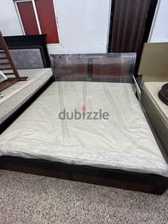 bedroom set simple for urgent sale. (with delivery)