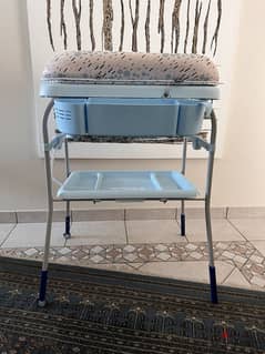 Chicco's bath and changing station brand new condition