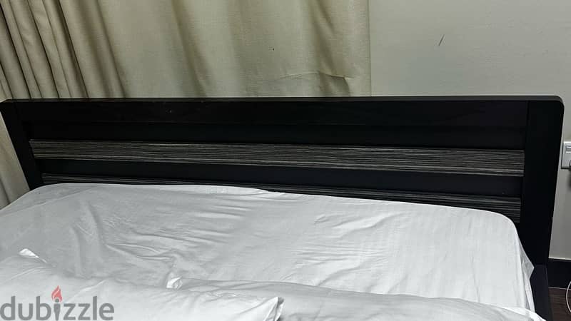 Queen bed for sale كرفايه/سرير للبيع 1