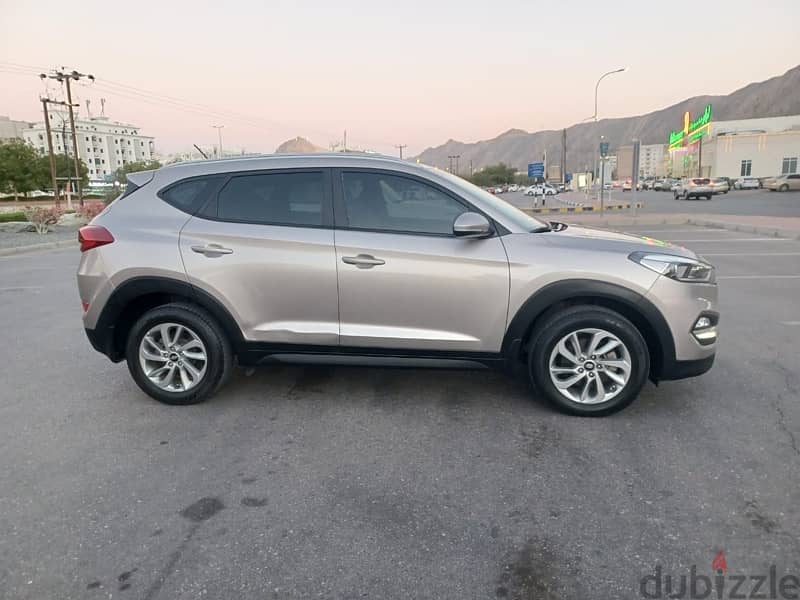 Hyundai Tucson 2017 SUV car for Sale 6