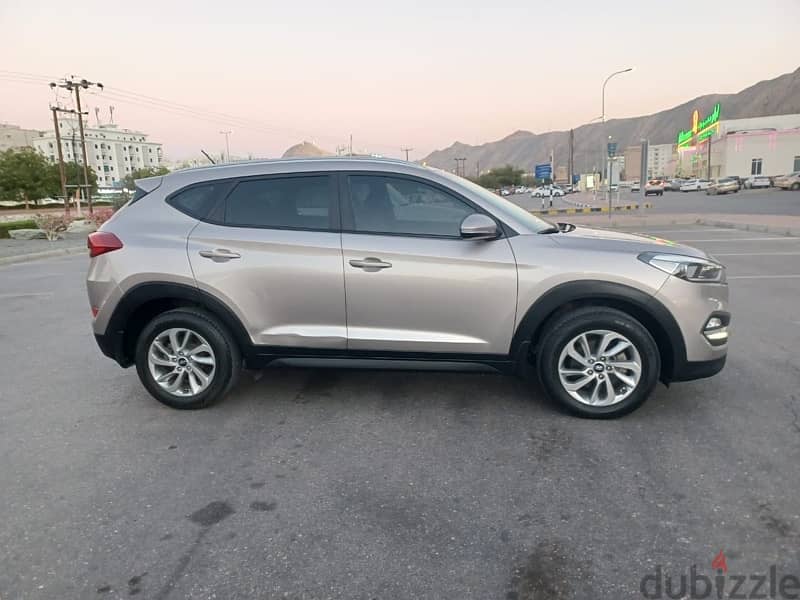 Hyundai Tucson 2017 SUV car for Sale 9