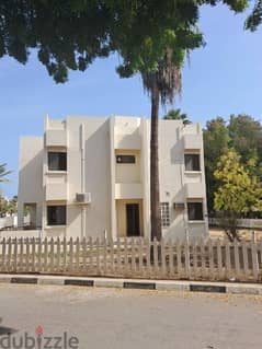 villa for rent satty al qurum