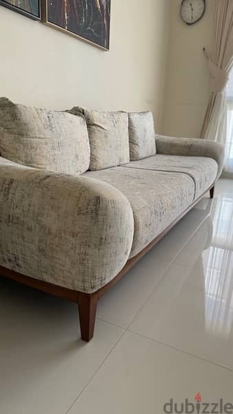 3+1 Sofa. 1 year old. Homesrus. very well condition 4