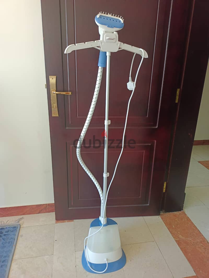 Garment Steamer 1800 Watt used for 4 times only 1