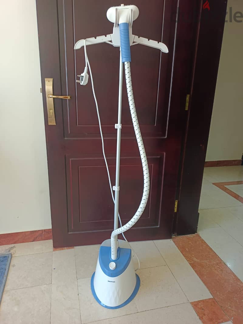 Garment Steamer 1800 Watt used for 4 times only 2