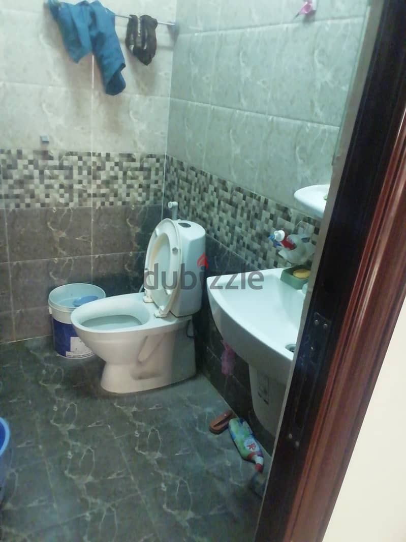 Single Room with seperate Bathroom for Rent 1