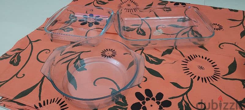 Various Ceramic and Glass Dinner set in excellent condition. 1