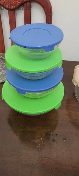 Set of glass food containers in perfect condition 2