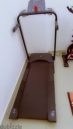 1.5hp motorized treadmill with Olympic duduslimmer + yoga mat