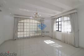 #REF1091فيلا جميلة مساحه واسعه مستقله مكونة من 5 غرف نوم متاحة للبيع