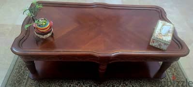 Solid Wooden Central Table in Good Condition 0