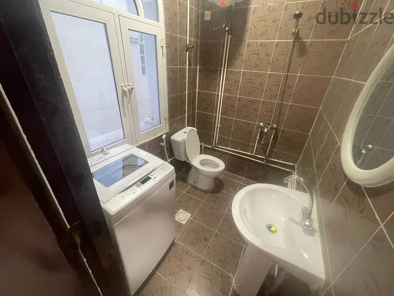 Room with Attached Bathroom kitchen Available ! Al Khuwair  Al Khuwair 9