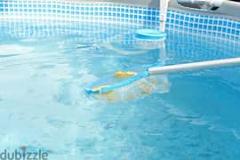 swimming pool cleaning services