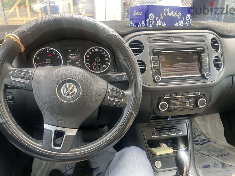 Volkswagen Tiguan 2016 top model with panoramic sunroof 11