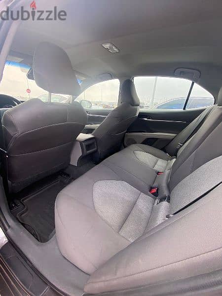 TOYOTA CAMRY LE 2019 it's for sale 4
