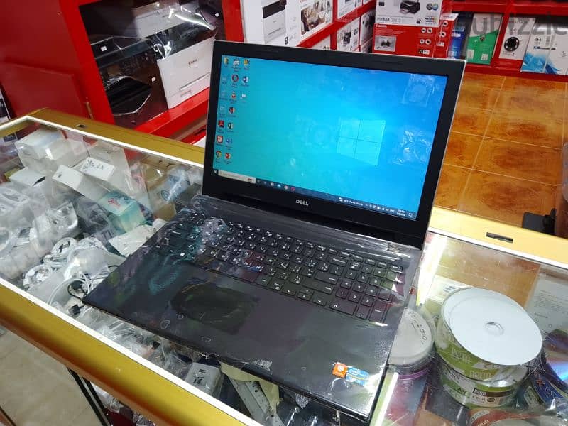 Core i5. Ram 8gb. SSD 256gh. 2gb graphic . bag + charger + mouse 1