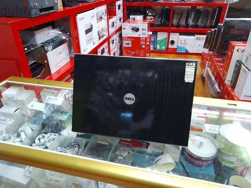 Core i5. Ram 8gb. SSD 256gh. 2gb graphic . bag + charger + mouse 3
