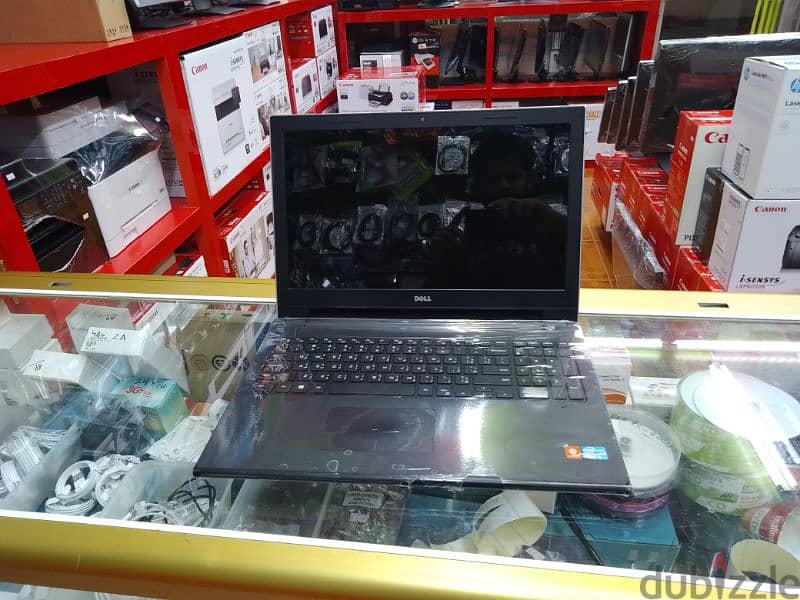 Core i5. Ram 8gb. SSD 256gh. 2gb graphic . bag + charger + mouse 10