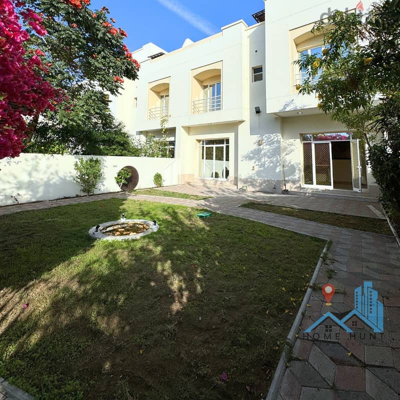 MADINAT SULTAN QABOOS | WELL MAINTAINED 5+1 BR VILLA 14