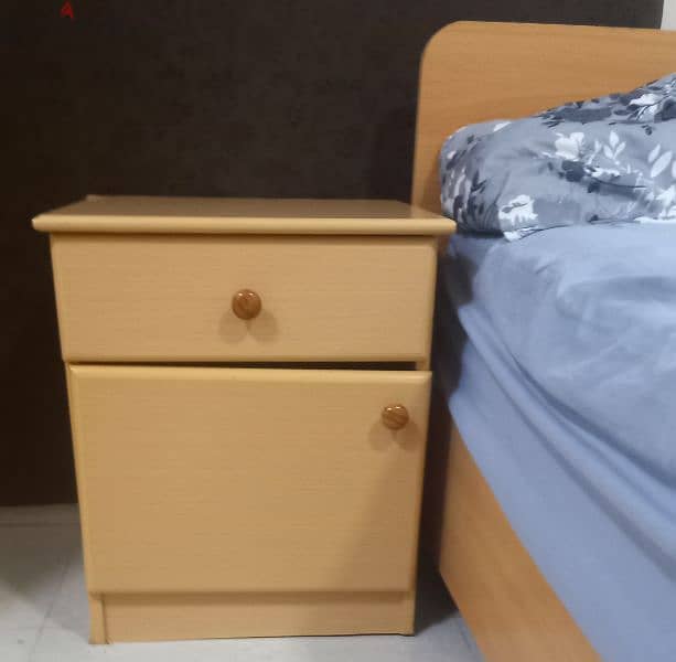 bed with sidetable 2