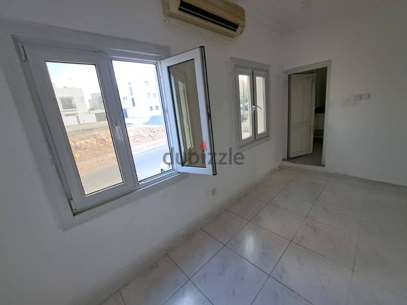 spacious  flat in Qurum PDOarea 4