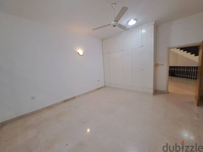spacious  flat in Qurum PDOarea 9