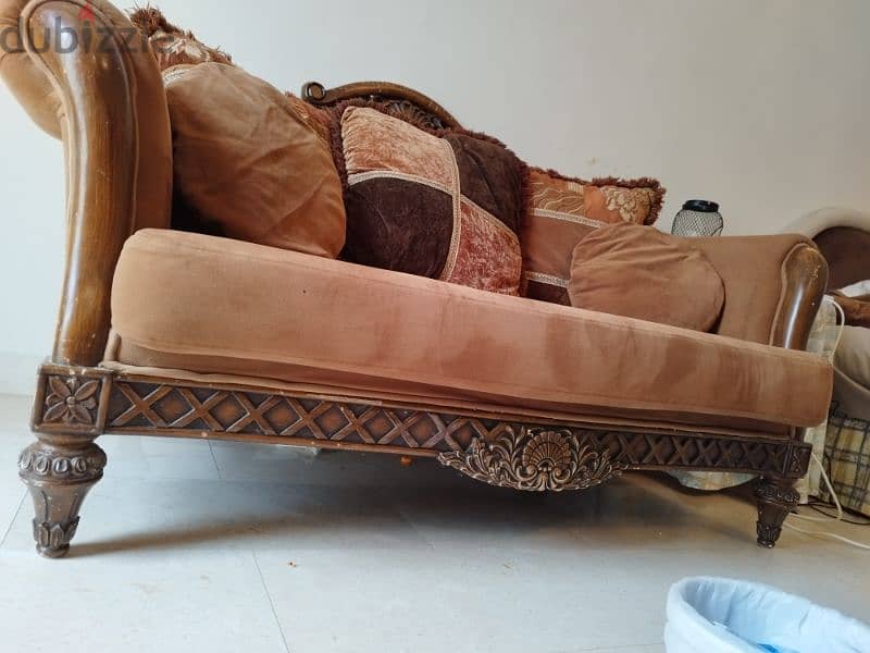 sofa . . . . . كرسي 2
