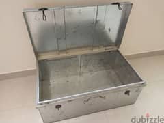 Metal chest 0