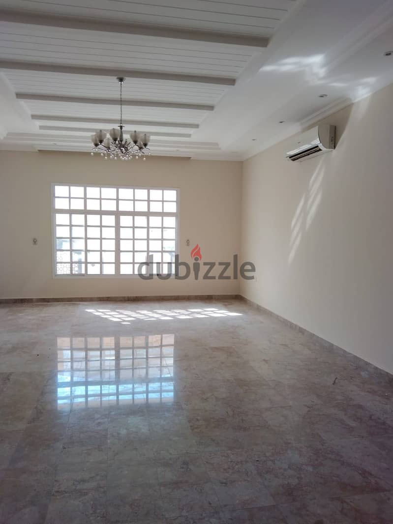 4AK4-Beautiful 5 bedroom villa for rent in Al Ansab Heights. 5