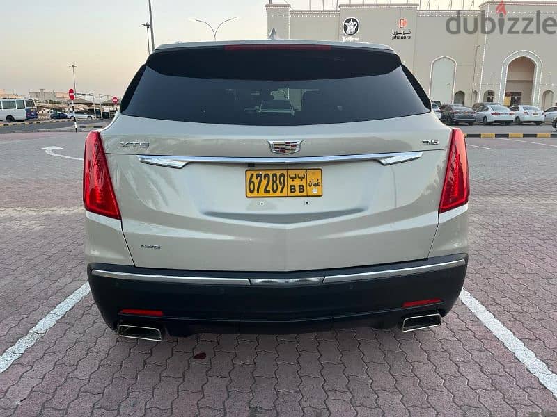 Cadillac Xt5 premium luxury for sell very clean 5