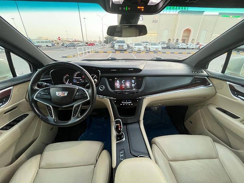 Cadillac Xt5 premium luxury for sell very clean 7